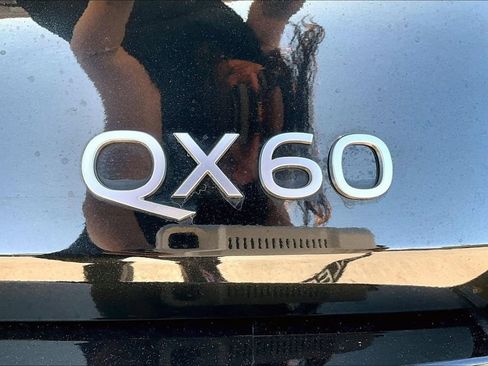 Used 2026 INFINITI QX60 Luxe w/ Cargo Package FWD image 8