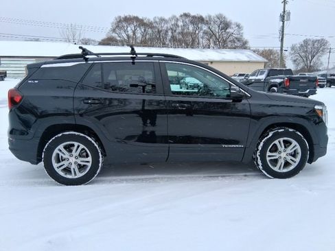 Used 2022 GMC Terrain SLE w/ Driver Convenience Package image 6
