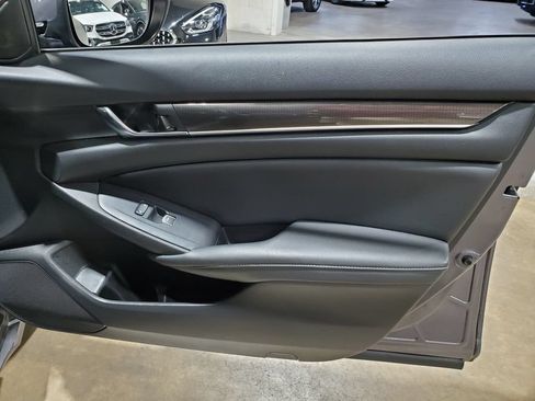 Used 2019 Honda Accord Sport image 16