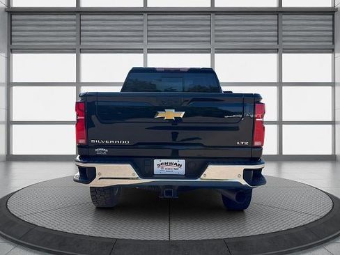 Used 2025 Chevrolet Silverado 2500 LTZ w/ LTZ Plus Package AWD/4WD image 5