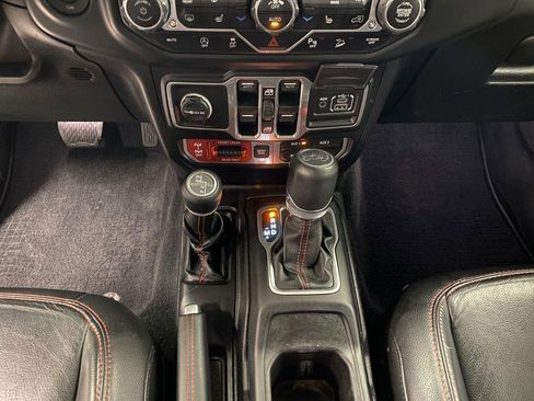 Used 2018 Jeep Wrangler Unlimited Rubicon w/ Dual Top Group image 8