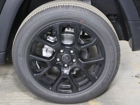 New 2026 Jeep Compass Latitude AWD/4WD image 35