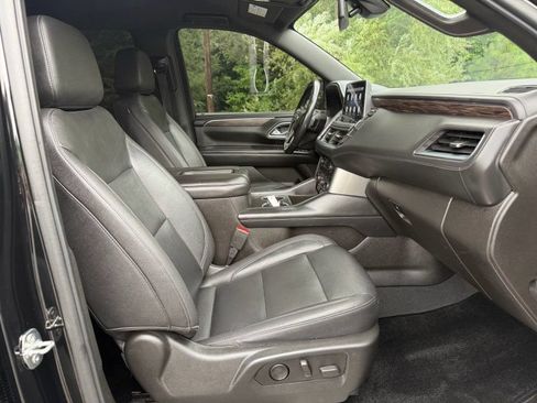 Used 2021 Chevrolet Suburban LT AWD/4WD image 31