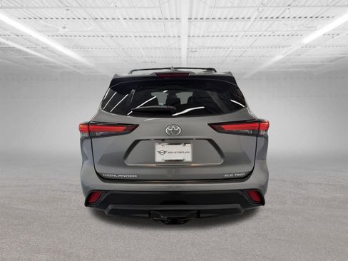 Used 2026 Toyota Highlander XLE AWD/4WD image 4