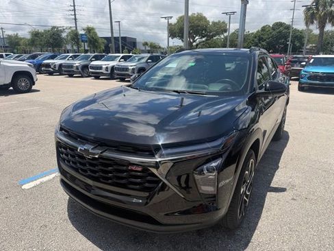 Used 2024 Chevrolet Trax RS w/ Driver Confidence Package FWD image 1