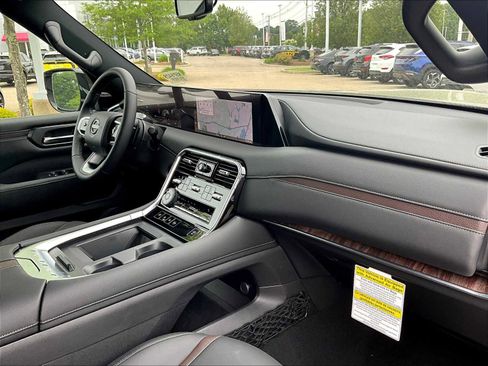 New 2025 Nissan Armada SL w/ Captain's Chari Seat Package image 10