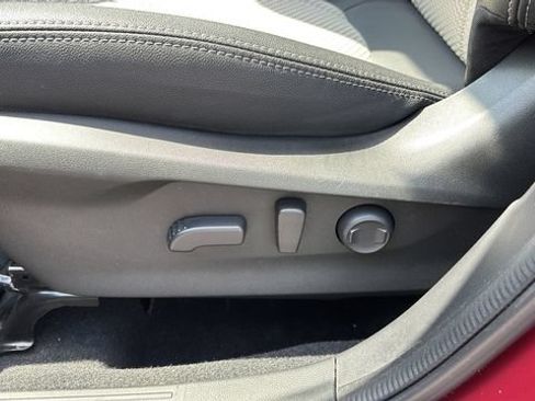 Used 2023 Subaru Forester Premium AWD/4WD image 19