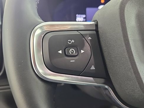 Certified 2024 Volvo XC40 B5 Plus w/ Protection Package Premier image 24