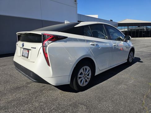Used 2018 Toyota Prius One image 2