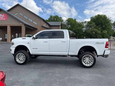 Used 2019 RAM 2500 Laramie AWD/4WD image 2