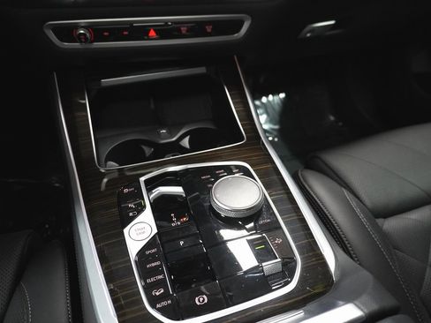 Used 2024 BMW X5 xDrive50e image 18