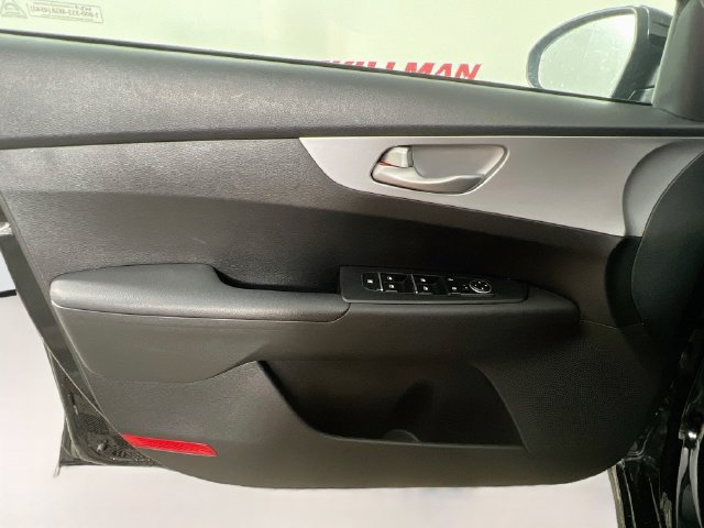 Used 2023 Kia Forte LXS w/ LXS Technology Package FWD image 28