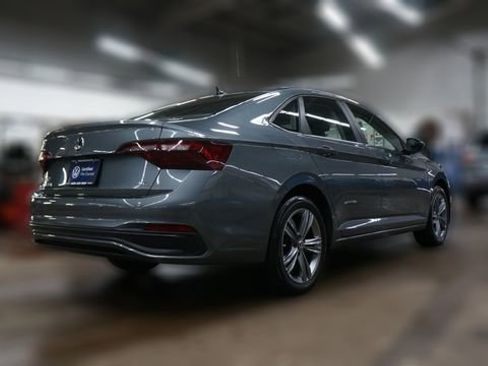 Certified 2023 Volkswagen Jetta SE image 7