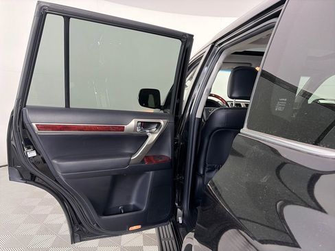 Used 2012 Lexus GX 460 w/ Convenience Pkg image 12