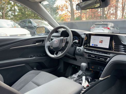 Used 2025 Toyota Camry LE image 20