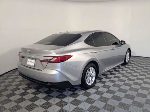 Used 2025 Toyota Camry LE w/ Convenience Package FWD image 5