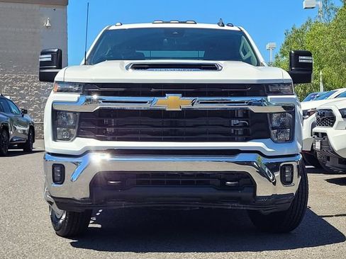 Used 2024 Chevrolet Silverado 3500 LT w/ Convenience Package AWD/4WD image 3