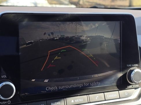 Used 2023 Nissan Rogue SV w/ SV Premium B Package image 8