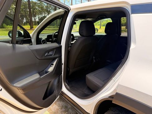 Used 2026 Chevrolet Equinox LT FWD image 24