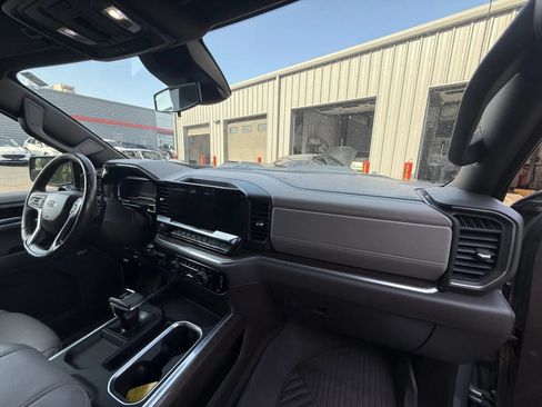 Used 2023 Chevrolet Silverado 1500 LT Trail Boss w/ Convenience Package II AWD/4WD image 12