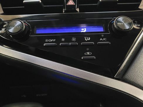 Used 2022 Toyota Camry SE image 36