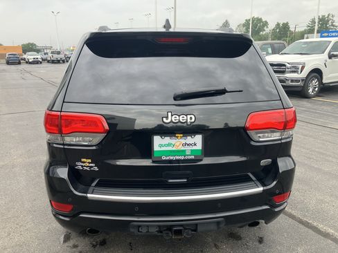 Used 2019 Jeep Grand Cherokee Overland AWD/4WD image 6