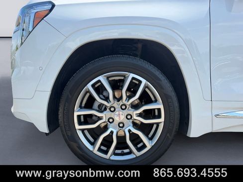 Used 2023 GMC Terrain Denali w/ Denali Premium Package AWD/4WD image 9