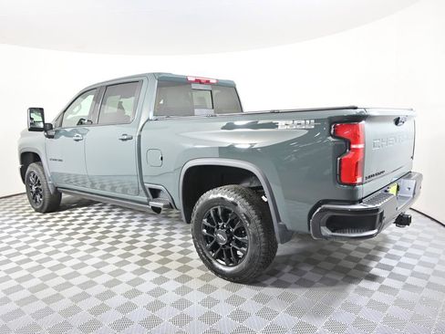 Used 2025 Chevrolet Silverado 2500 LTZ w/ LTZ Plus Package AWD/4WD image 4