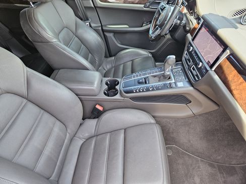 Certified 2020 Porsche Macan S AWD/4WD image 15