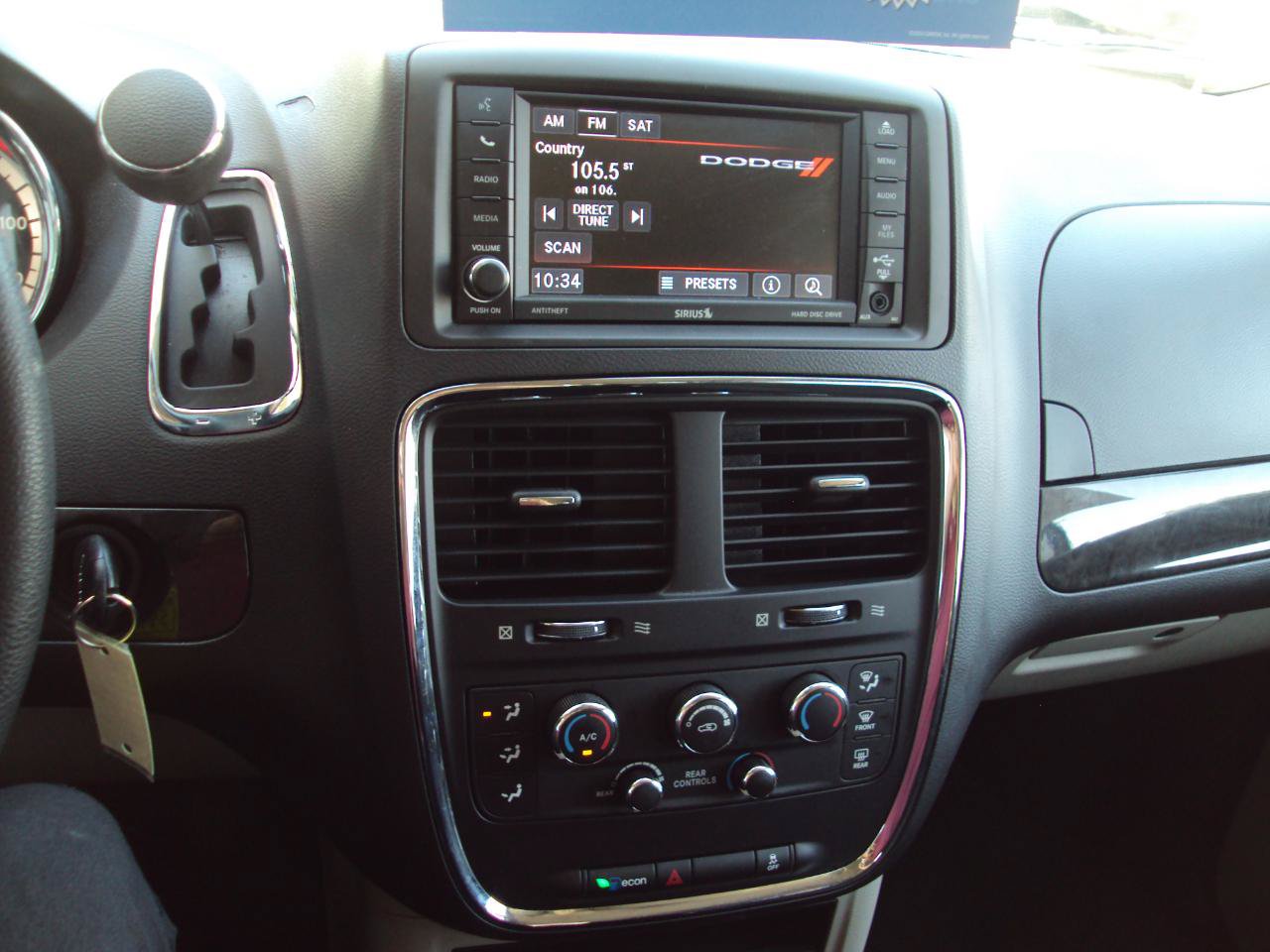 Used 2018 Dodge Grand Caravan SE w/ UConnect Hands-Free Group FWD image 22