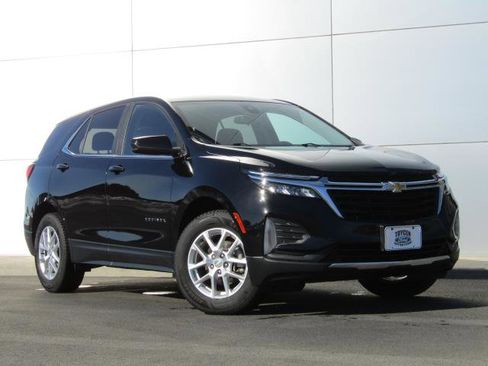 Used 2023 Chevrolet Equinox LT image 1