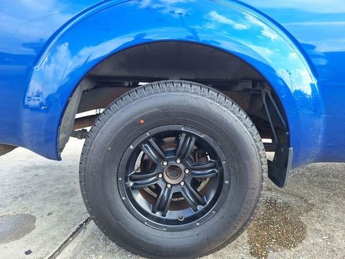 Used 2014 Nissan Frontier SV image 16