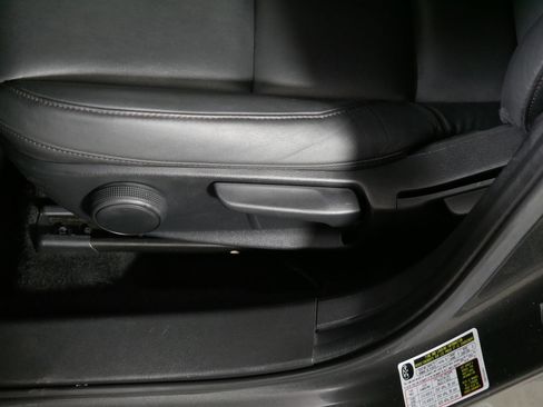Used 2024 MAZDA MAZDA3 s FWD image 20