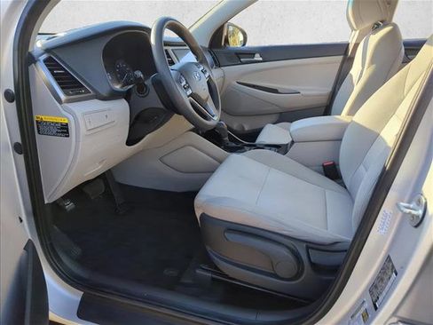 Used 2018 Hyundai Tucson SE image 9