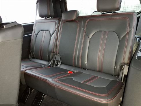 Used 2022 Ford Expedition Max Limited image 13