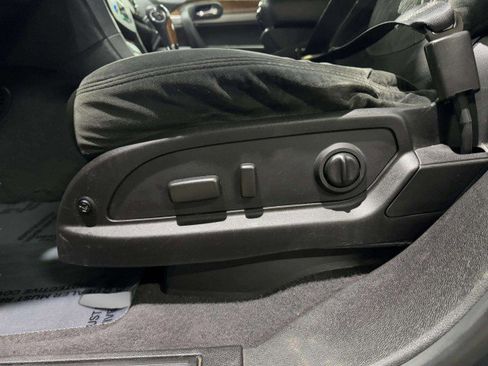 Used 2011 Buick Enclave CX image 23