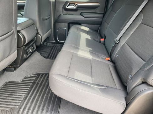 Used 2024 Chevrolet Silverado 1500 LT AWD/4WD image 30