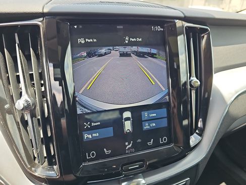 Used 2019 Volvo XC60 T6 Momentum w/ Multimedia Package AWD/4WD image 28