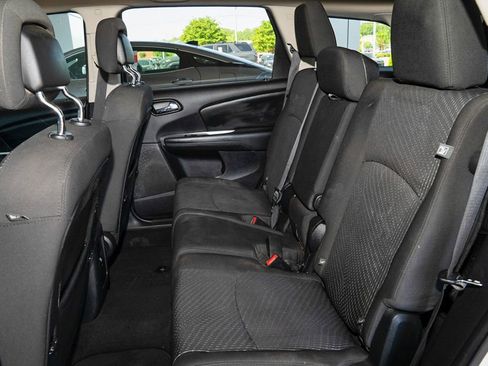 Used 2018 Dodge Journey SXT w/ Blacktop Package FWD image 8