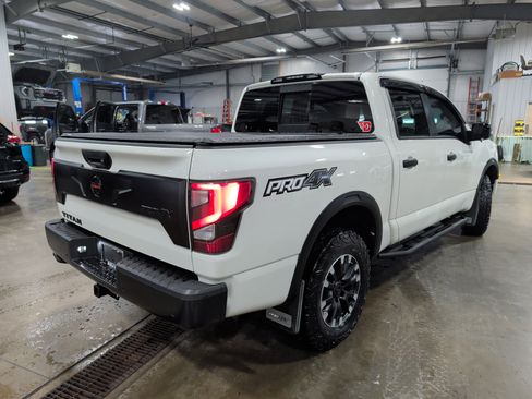 Used 2020 Nissan Titan PRO-4X w/ Pro-4x Convenience Package image 3