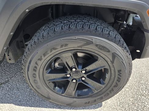 Used 2023 Jeep Wrangler Unlimited Sport AWD/4WD image 9