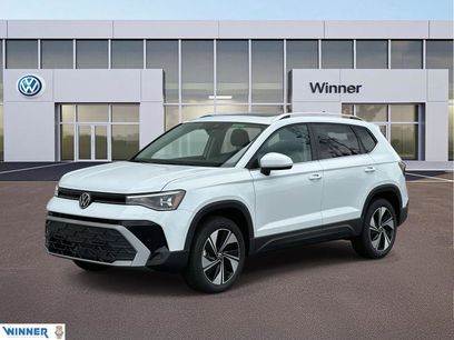 New 2025 Volkswagen Taos SE
