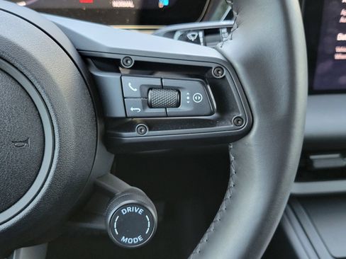 Used 2025 Porsche Macan Electric w/ Premium Package RWD image 14