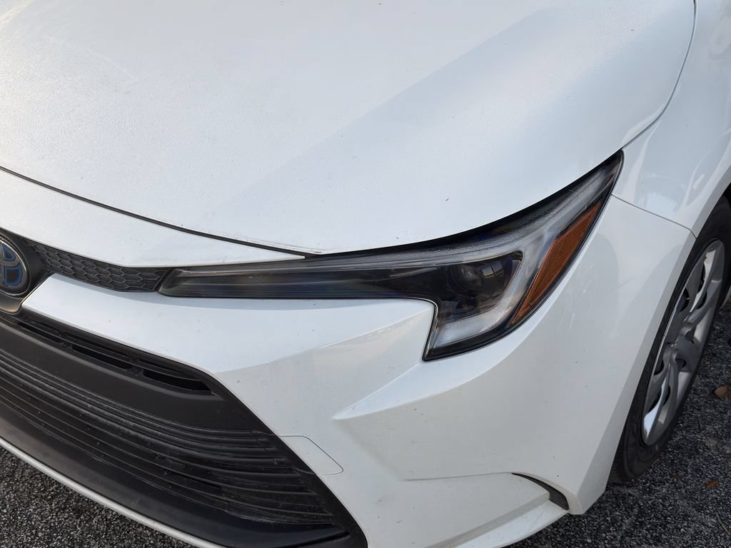 Used 2025 Toyota Corolla LE FWD image 8