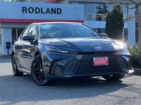 Used 2025 Toyota Camry SE w/ Multimedia Upgrade Package image 1