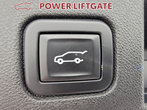 Used 2020 Chevrolet Equinox LT FWD image 30