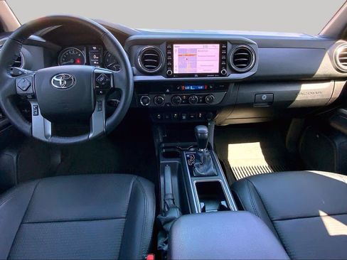 Used 2022 Toyota Tacoma TRD Off-Road w/ TRD Premium Off Road Package image 15