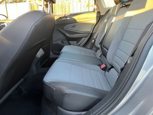 Used 2025 Volkswagen Jetta SE image 27