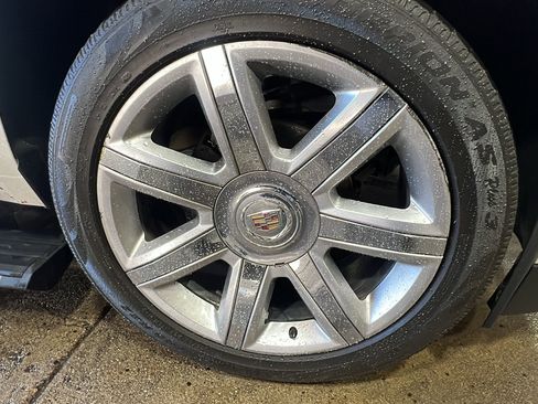 Used 2015 Cadillac Escalade Premium image 9