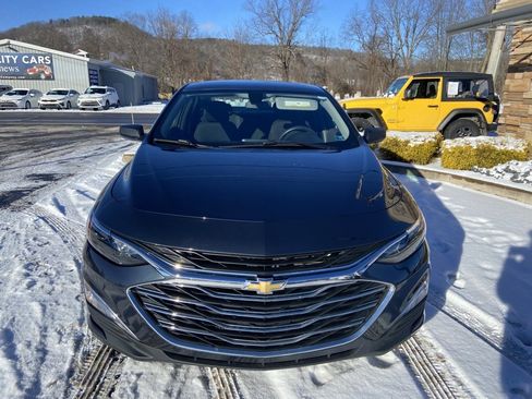 Used 2020 Chevrolet Malibu LS image 2